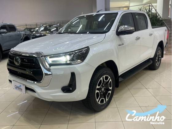 TOYOTA HILUX 2.8 D-4D TURBO DIESEL CD SRX 4X4 AUTOMÁTICO TOYOTA HILUX 2.8 D-4D TURBO DIESEL CD SRX 4X4 AUTOMÁTICO